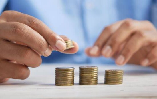 Jak napisać podanie o podwyżkę wynagrodzenia? Wzór podania o podwyżkę w pracy