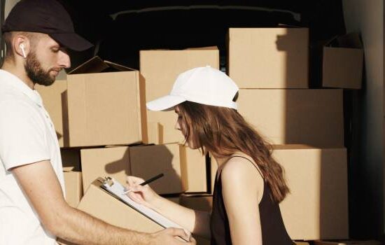 Praca kurier – ile zarabia kurier i jak nim zostać?