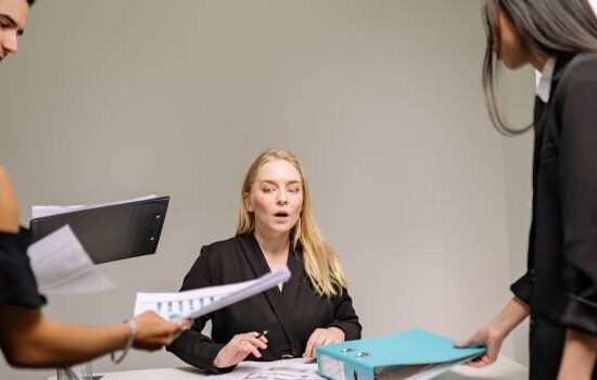 Pierwszy dzień w nowej pracy – jak go przeżyć i jak pokonać stres przed nową pracą