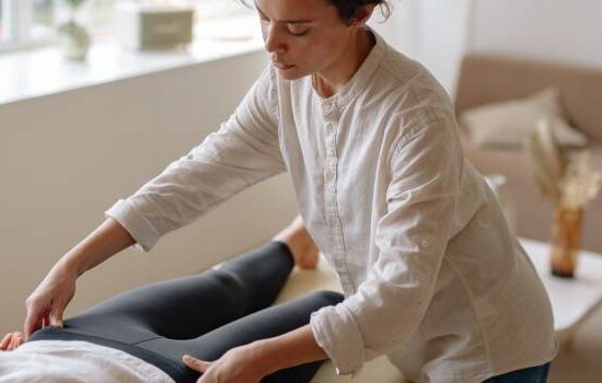 Czym się zajmuje i ile zarabia fizjoterapeuta? 