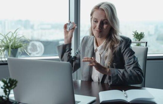 Porzucenie pracy – jakie są konsekwencje porzucenia pracy?