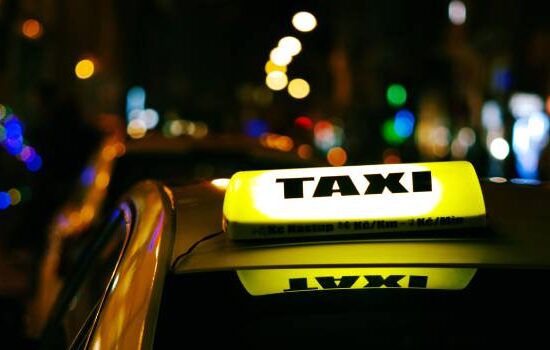 Jak zostać taksówkarzem? Ile kosztuje licencja taxi?