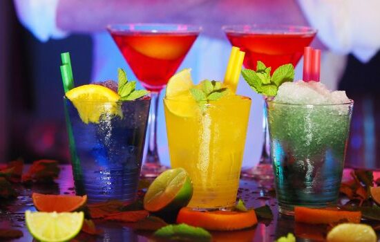 Barman – jak zostać barmanem? Na czym polega praca barmana?
