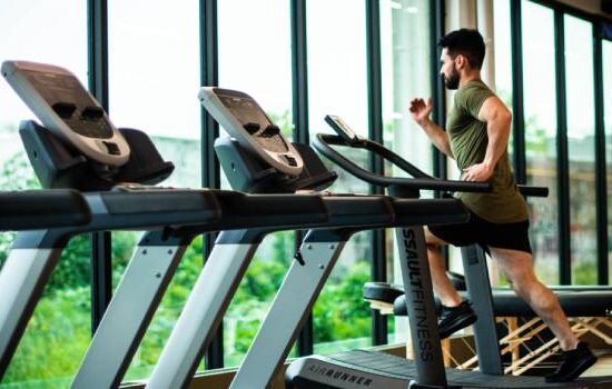 Trener personalny – ile zarabia trener personalny i jak nim zostać? 