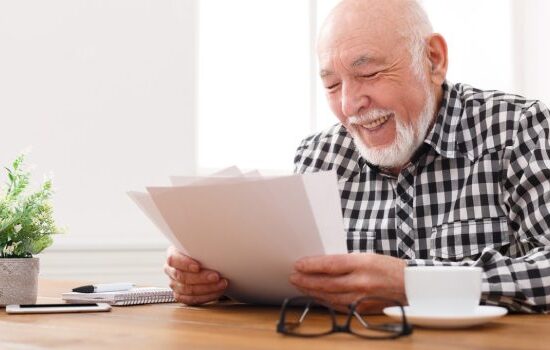 Odprawa emerytalna 2025 – jak liczyć? Ile odprawy emerytalnej?