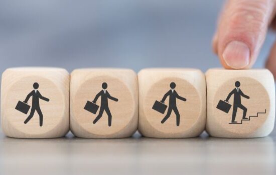 Awans zawodowy – czym jest i jak go zdobyć?