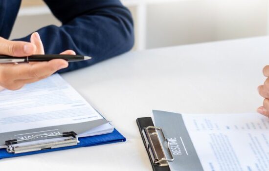 Data urodzenia w CV – czy podawać datę urodzenia w CV?