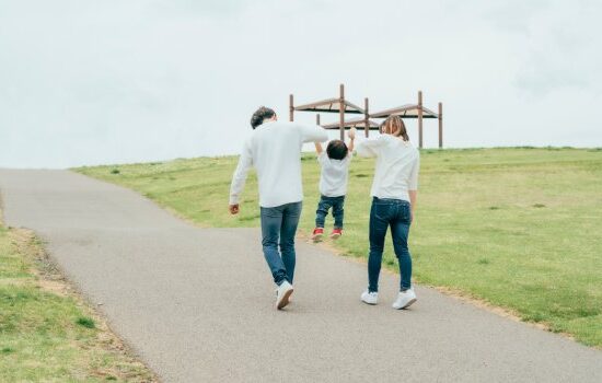 Urlop wychowawczy 2025 – ile trwa? Czy jest płatny?