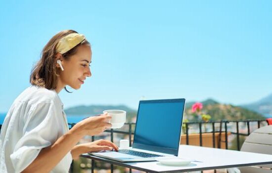 Bloger/ blogerka – jak założyć bloga i na nim zarabiać?