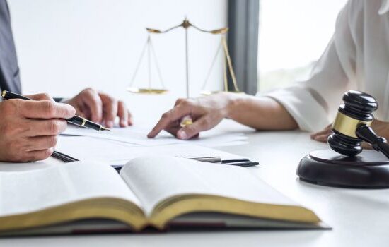 Studia prawnicze – jak dostać się na prawo? Co warto wiedzieć o tym kierunku?